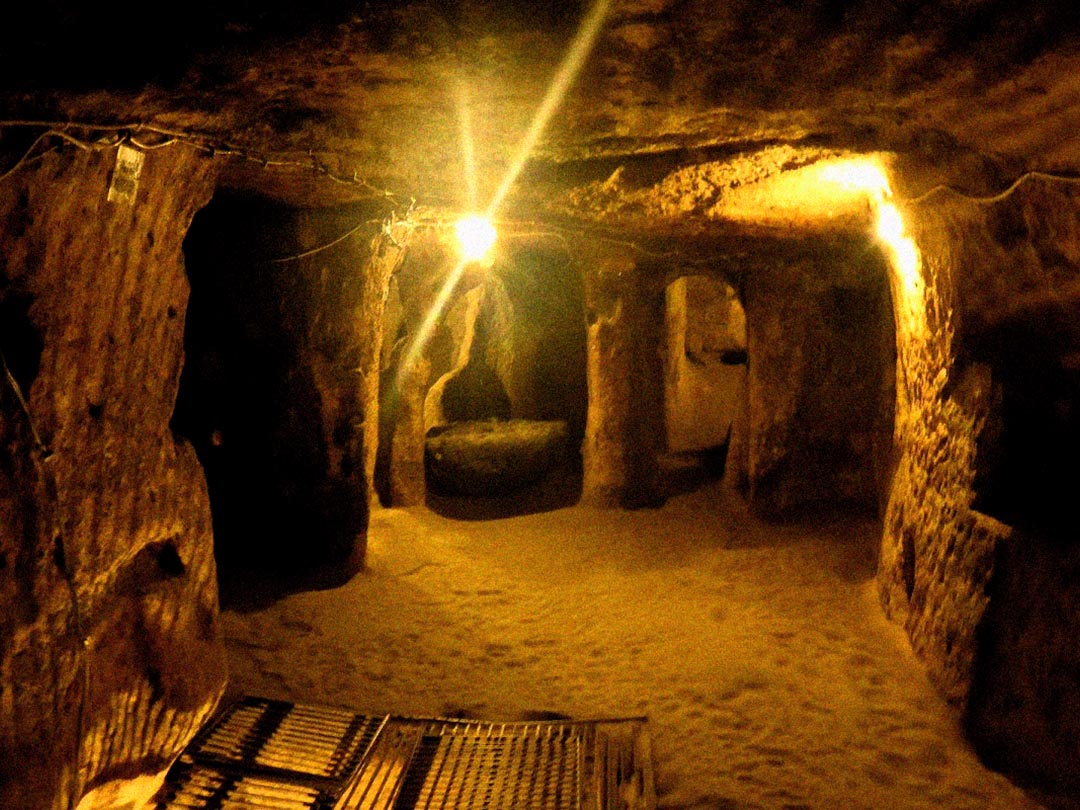 Củ Chi Tunnels