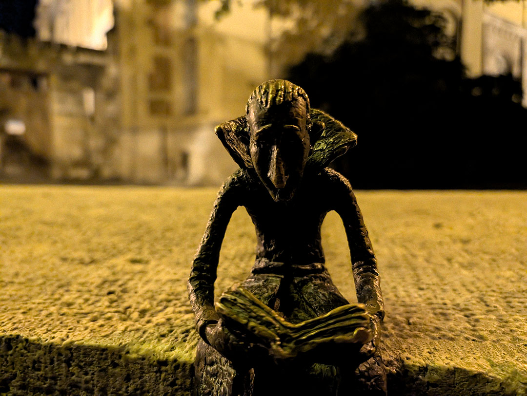 Dracula Mini-Statue gallery image 2
