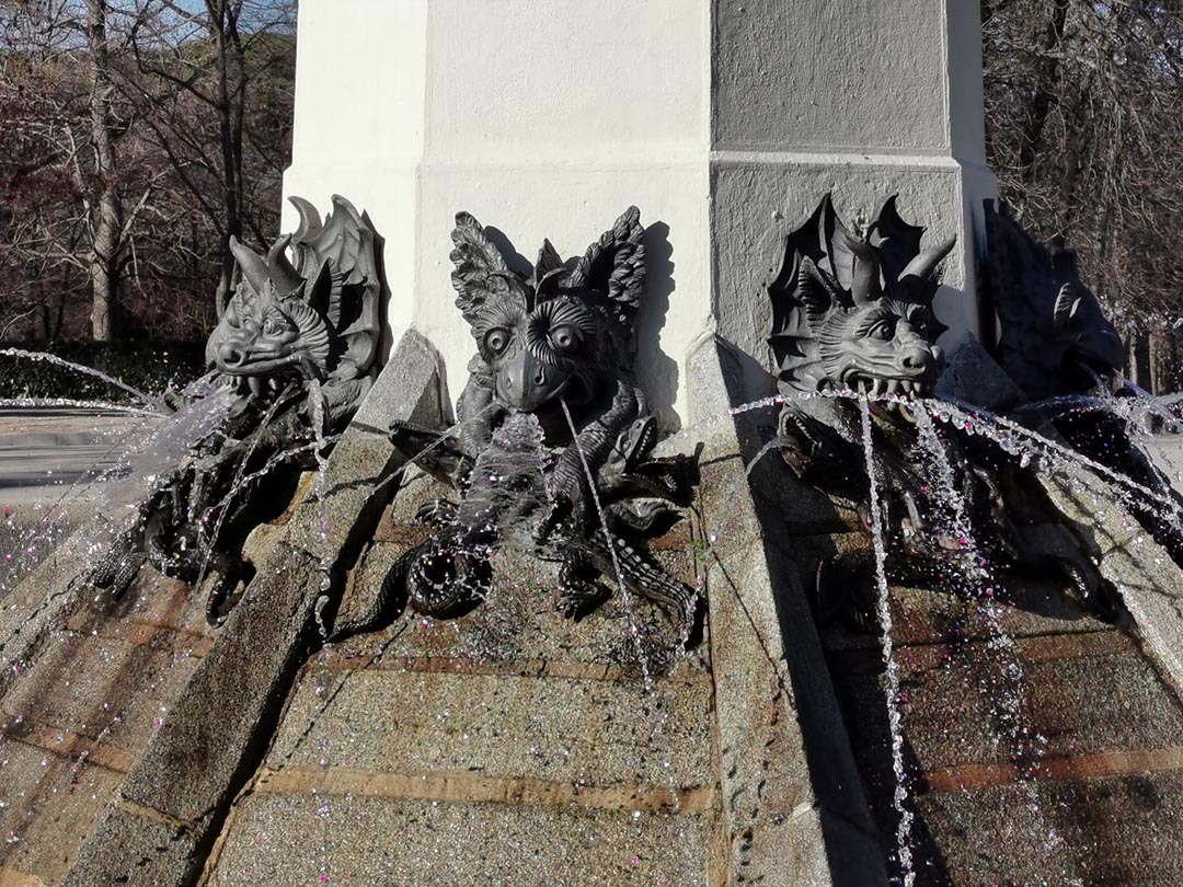 The Fallen Angel Statue gallery image 2
