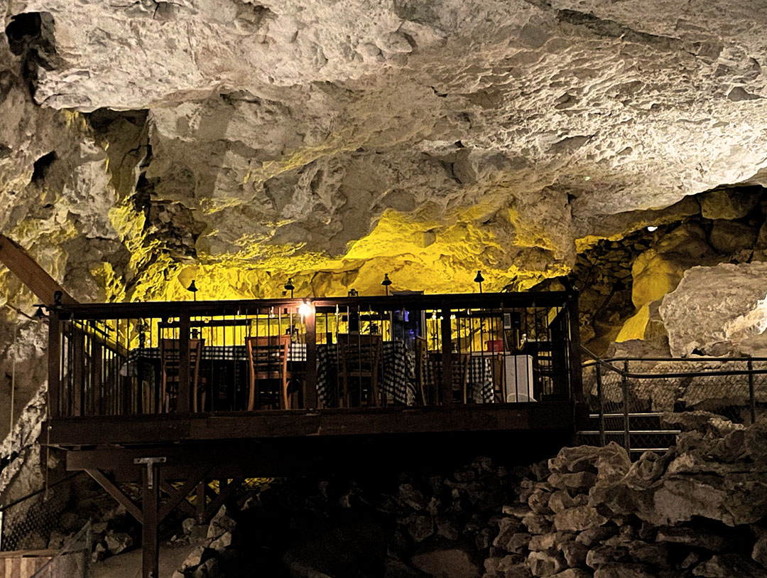 Grand Canyon Caverns & Inn