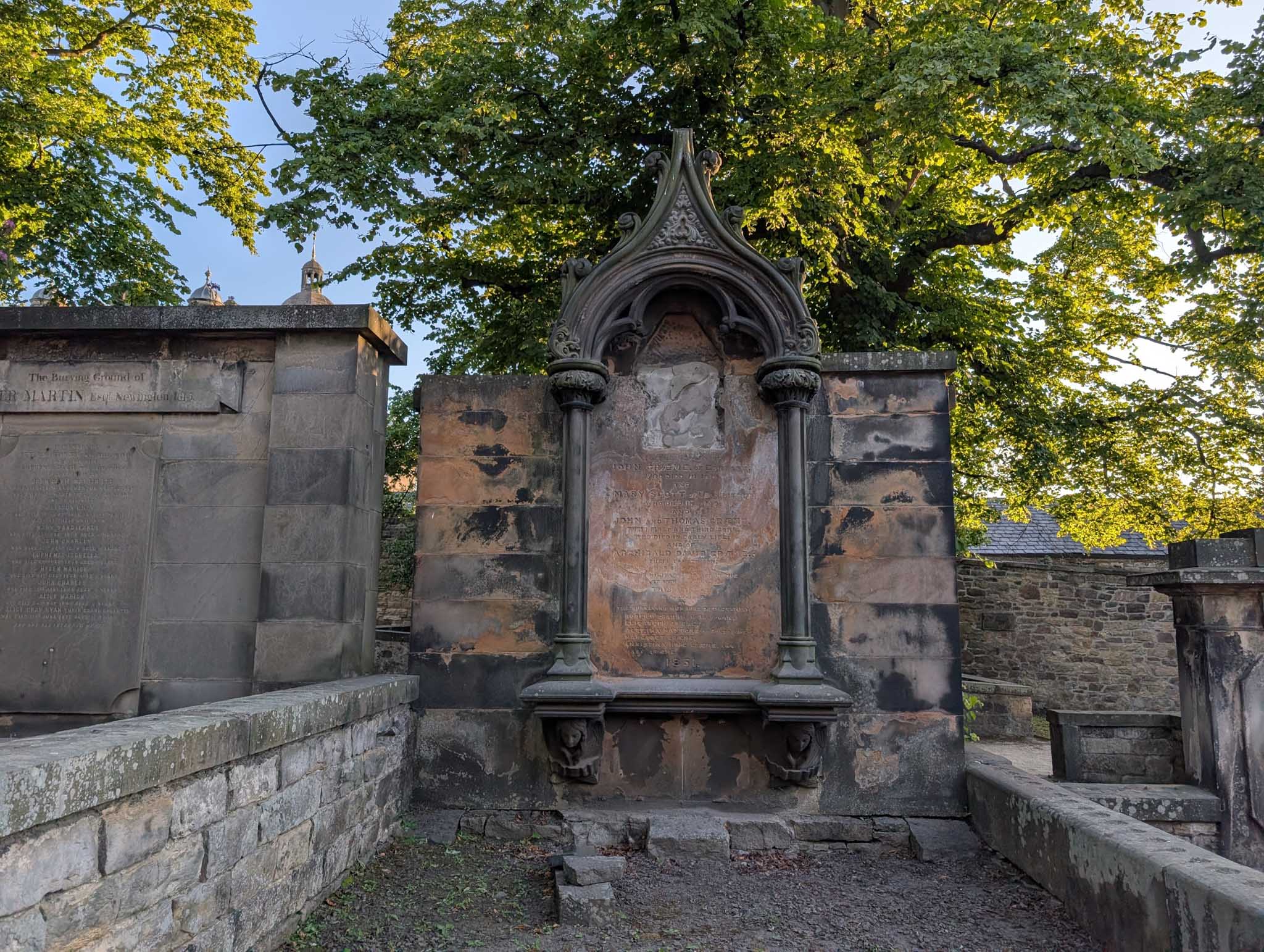 Greyfriars Kirkyard gallery image 6