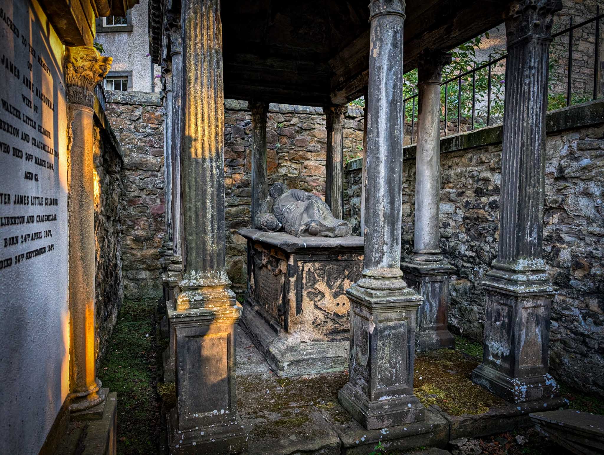 Greyfriars Kirkyard gallery image 8