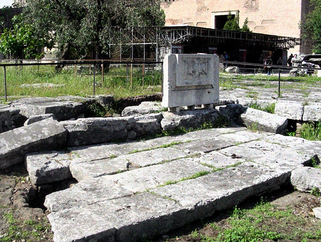 Lacus Curtius