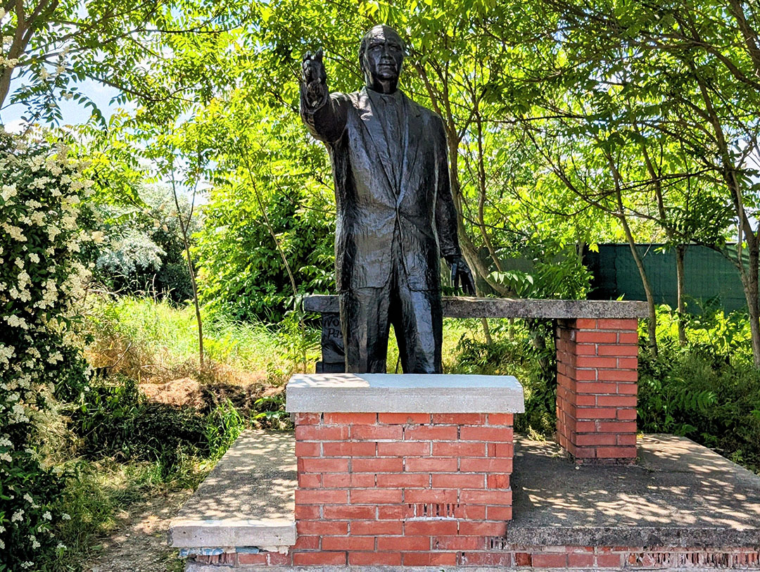 Memento Park – Statues from the Communist Dictatorship gallery image 7