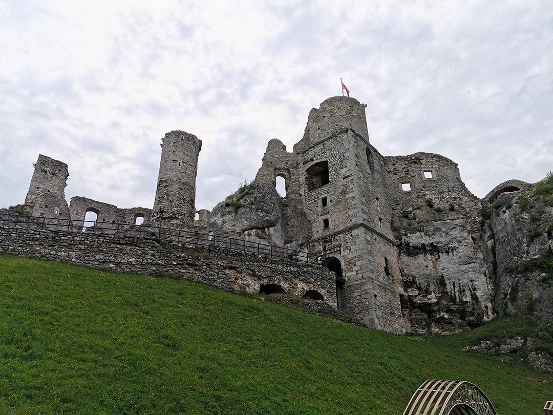 Ogrodzieniec Castle