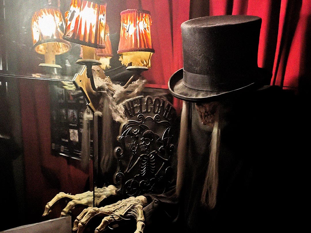 Vampire Café gallery image 8